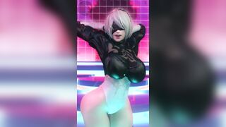 2B Meme Dance